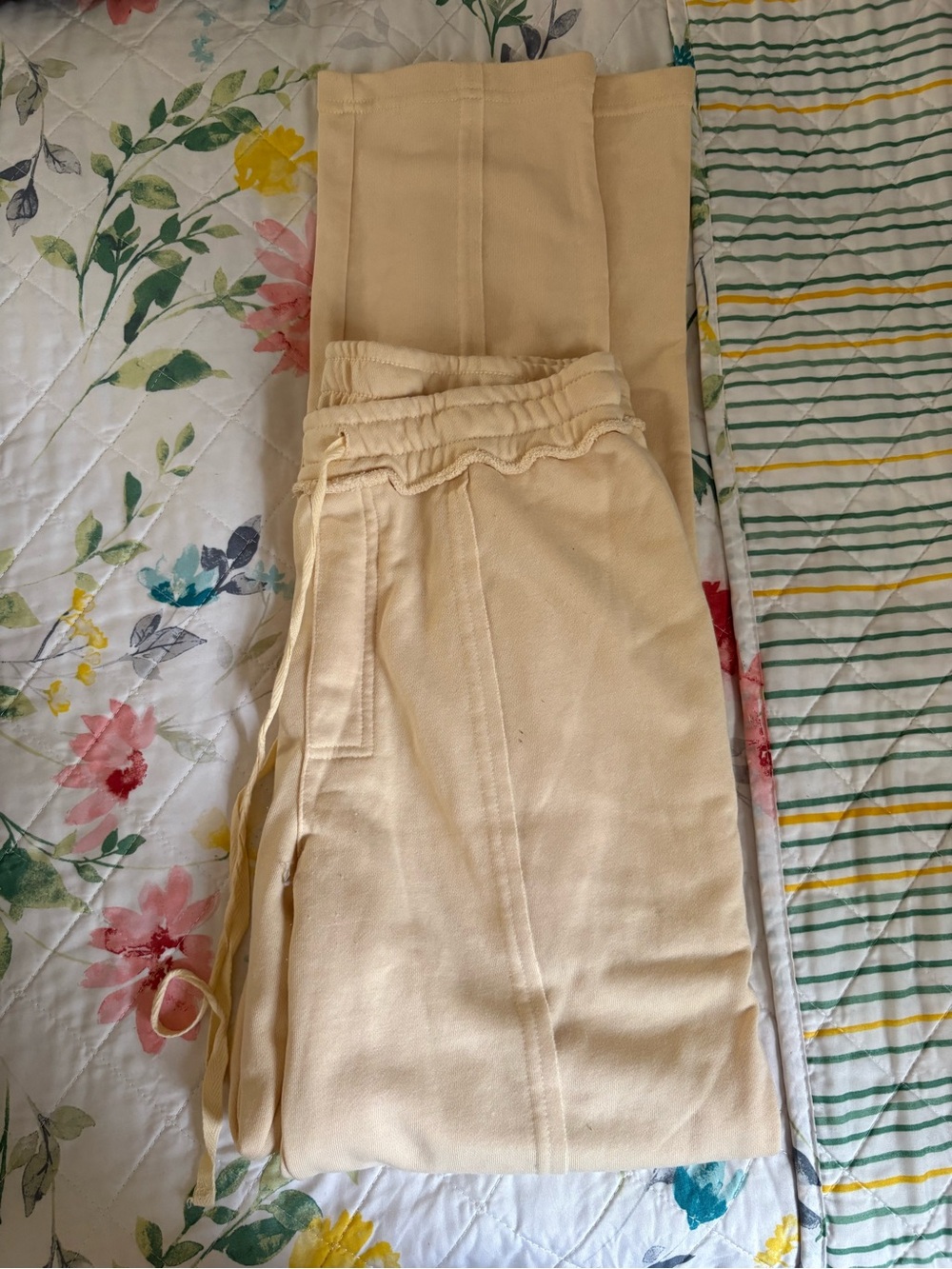 Men Cream Elastic Waist Jogger Pants